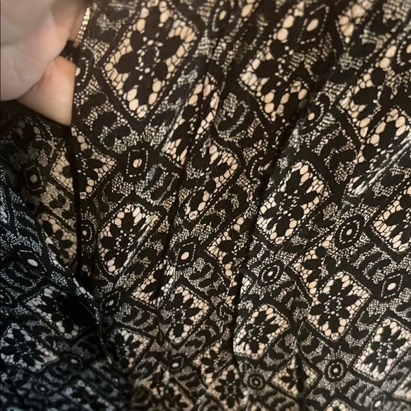 Betsey Johnson Black and White Relaxed Blouse with Mandarin Collar - Picture 3 of 7